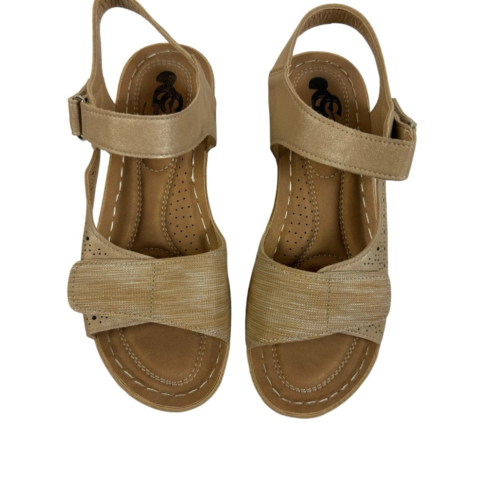 CG Andrea Shoes Wedge Clog Sandals Tan Size 7.5